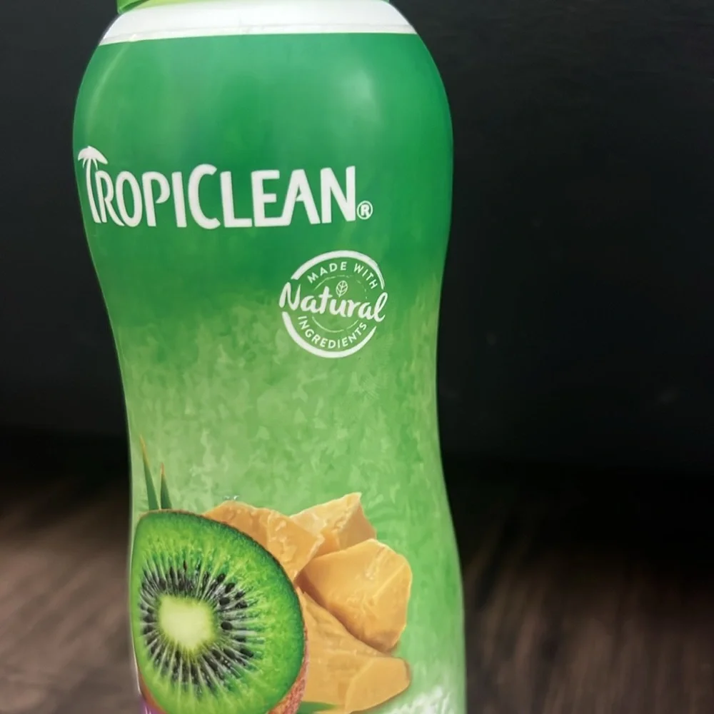 TropiClean Kiwi & Cocoa Butter Pet Conditioner